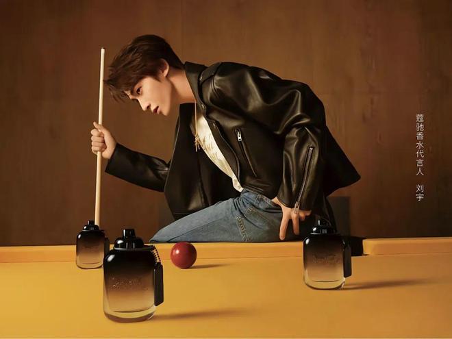 IU的绽放满足了少女的全部幻想开元棋牌本周时髦大事｜陈都灵和(图30)